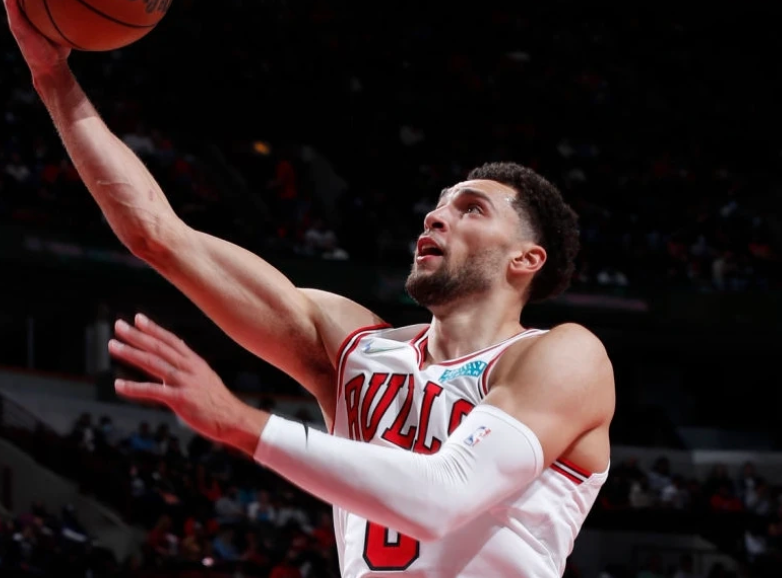 关键时刻芝加哥公牛备战全明星赛,远射贴柱细节曝光,球迷炸锅,训练强度明显提升 关键时刻芝加哥公牛备战全明星赛,远射贴柱细节曝光,球迷炸锅,训练强度明显提升