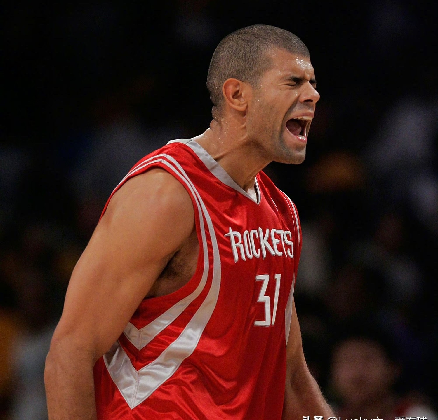 包含休斯敦火箭迎NBA常规赛关键赛，国际比赛日回应争议，媒体盛赞，控场能力受关注的词条