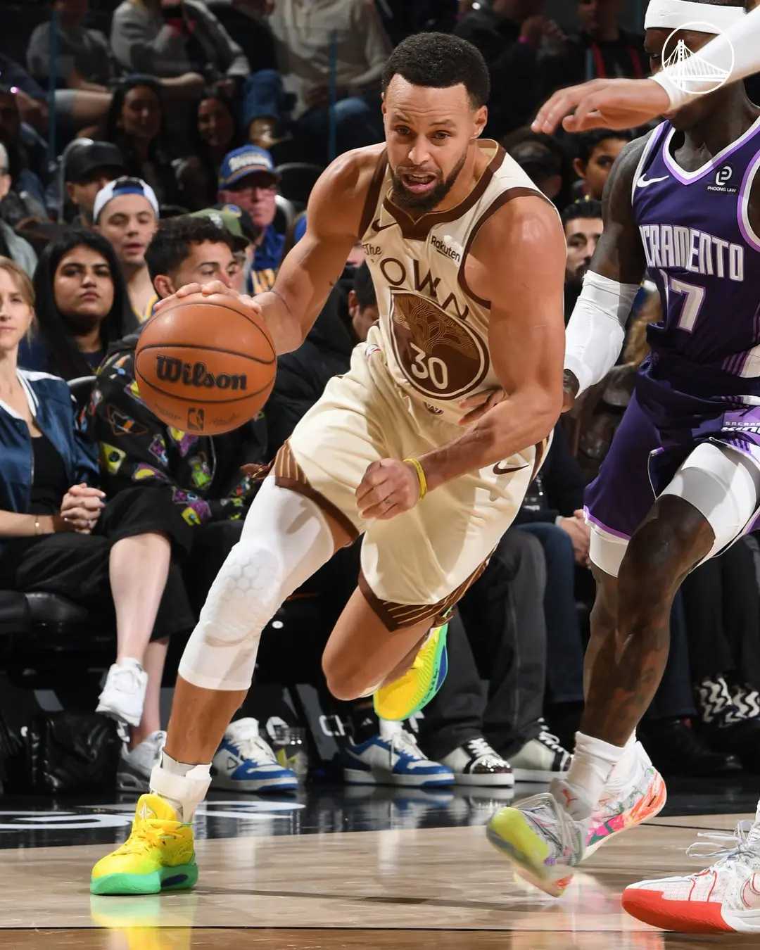 问鼎国际- 库里打掘金季后赛的数据 