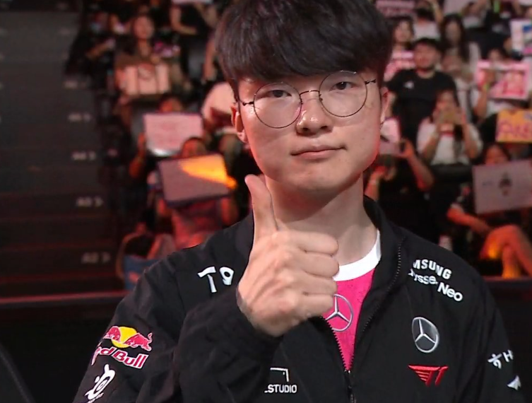 问鼎国际-Faker回归赛场，突破纪录首场状态亮眼，皇家马德里观众沸腾！的简单介绍